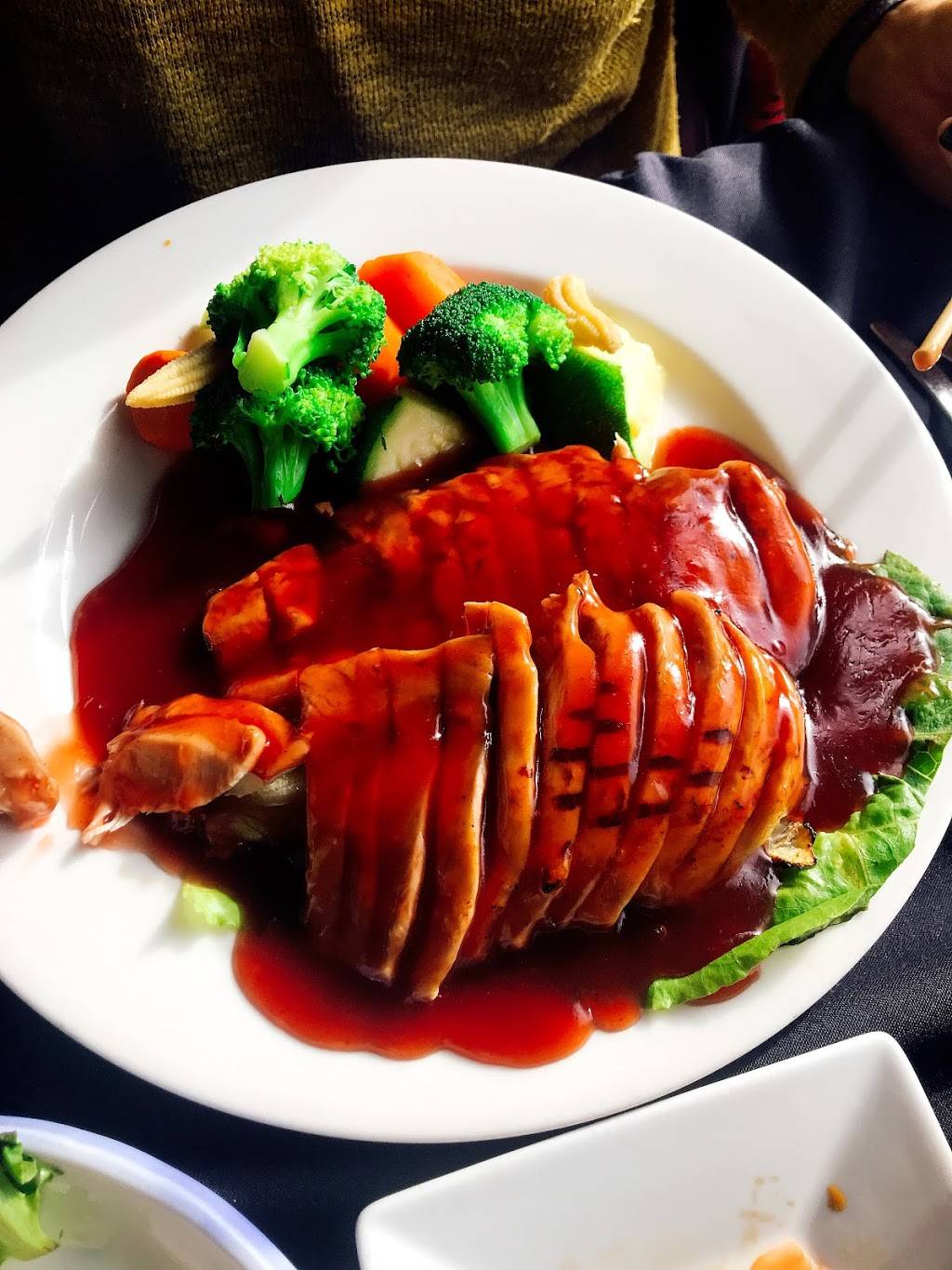 Suzie Wongs on Madison | restaurant | 1544 Madison Rd, Cincinnati, OH 45206, USA | 5137513333 OR +1 513-751-3333