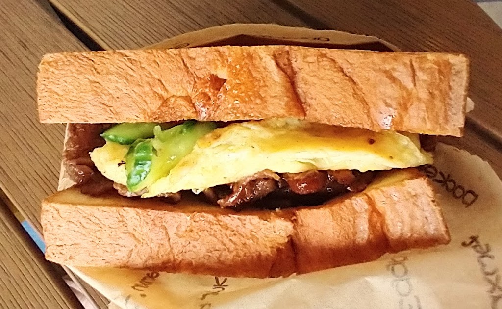 Luxweet Bakery Cafe | restaurant | 4200 Chino Hills Pkwy #125, Chino Hills, CA 91709, USA | 9093067169 OR +1 909-306-7169