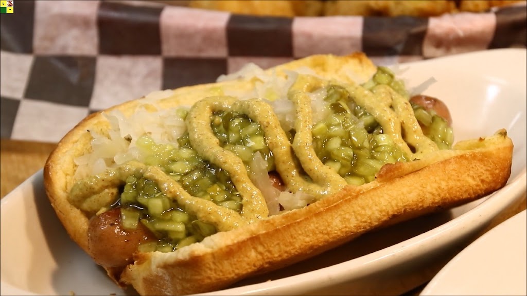 Buzzeez | restaurant | 2400 First St Suite 101, Fort Myers, FL 33901, USA | 2392458068 OR +1 239-245-8068