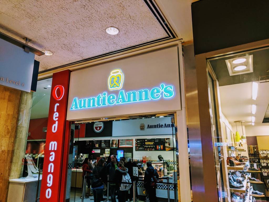 Auntie Annes | restaurant | 845 N Michigan Ave Spc 704, Chicago, IL 60611, USA | 3122807740 OR +1 312-280-7740