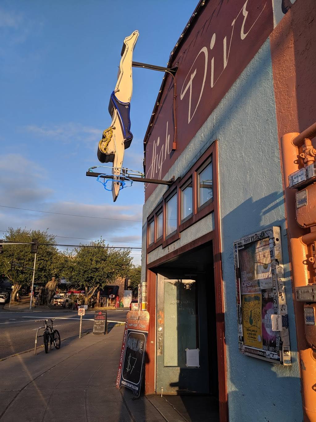 High Dive | restaurant | 513 N 36th St, Seattle, WA 98103, USA | 2066320212 OR +1 206-632-0212