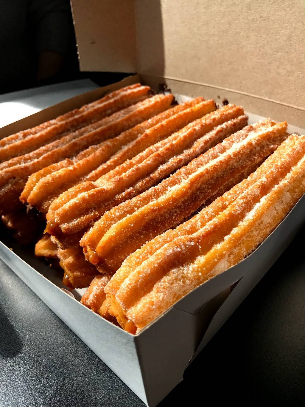 Churros Montréal | restaurant | 7497 Rue St-Hubert, Montréal, QC H2R 2N5, Canada | 5142716006 OR +1 514-271-6006