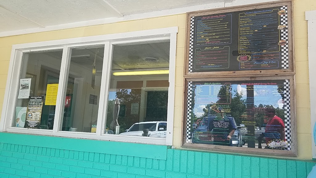 Carolinas Ice Cream Shop And Café | restaurant | 10129 Missouri T, Wappapello, MO 63966, USA | 5732228884 OR +1 573-222-8884