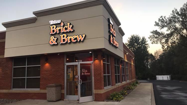 Vicinos Brick and Brew | restaurant | 7789 Brewerton Rd, North Syracuse, NY 13212, USA | 3158022291 OR +1 315-802-2291