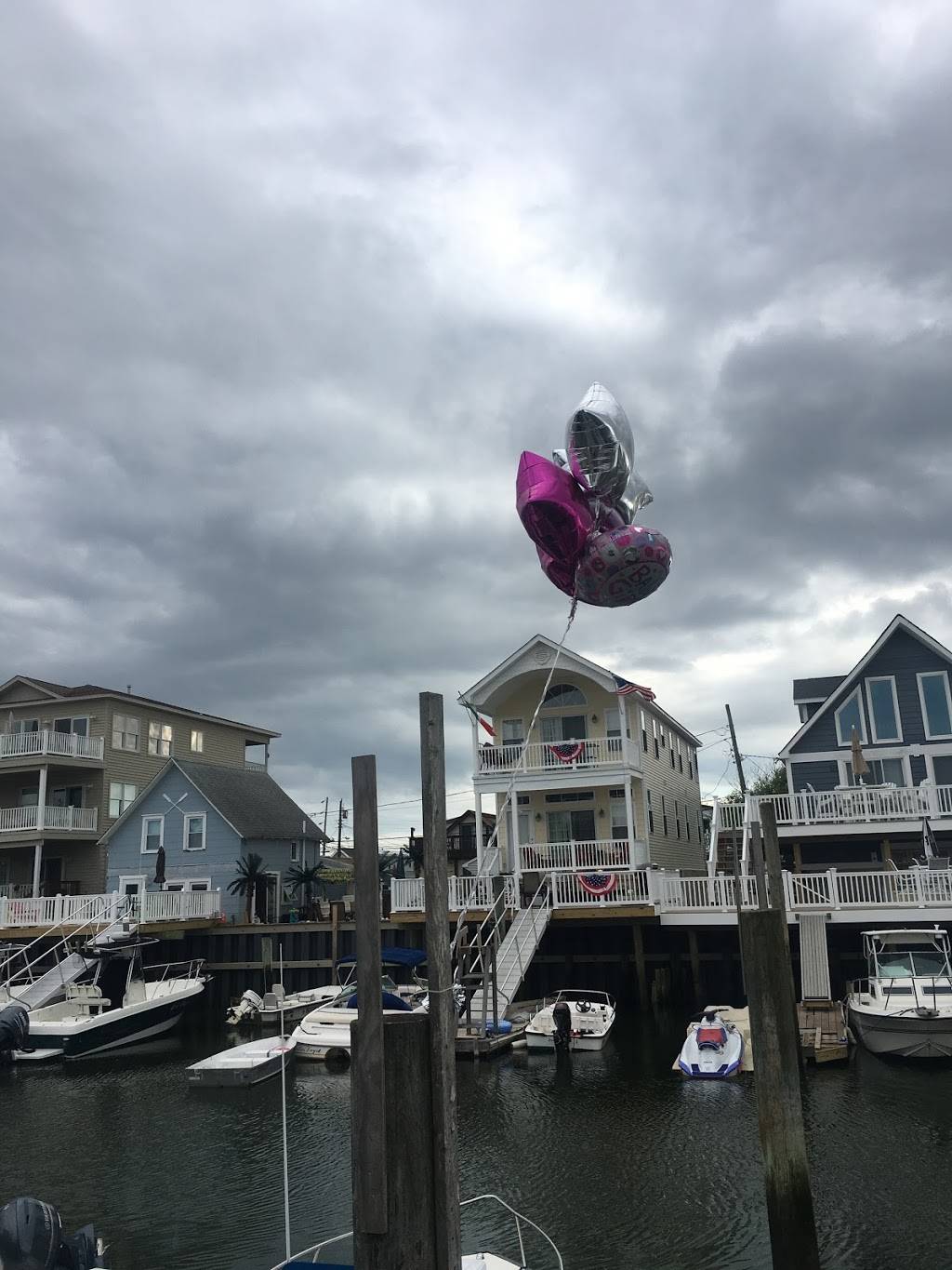 Canal Side Boat Rentals | restaurant | 1710 Delaware Ave A, North Wildwood, NJ 08260, USA | 6095227676 OR +1 609-522-7676