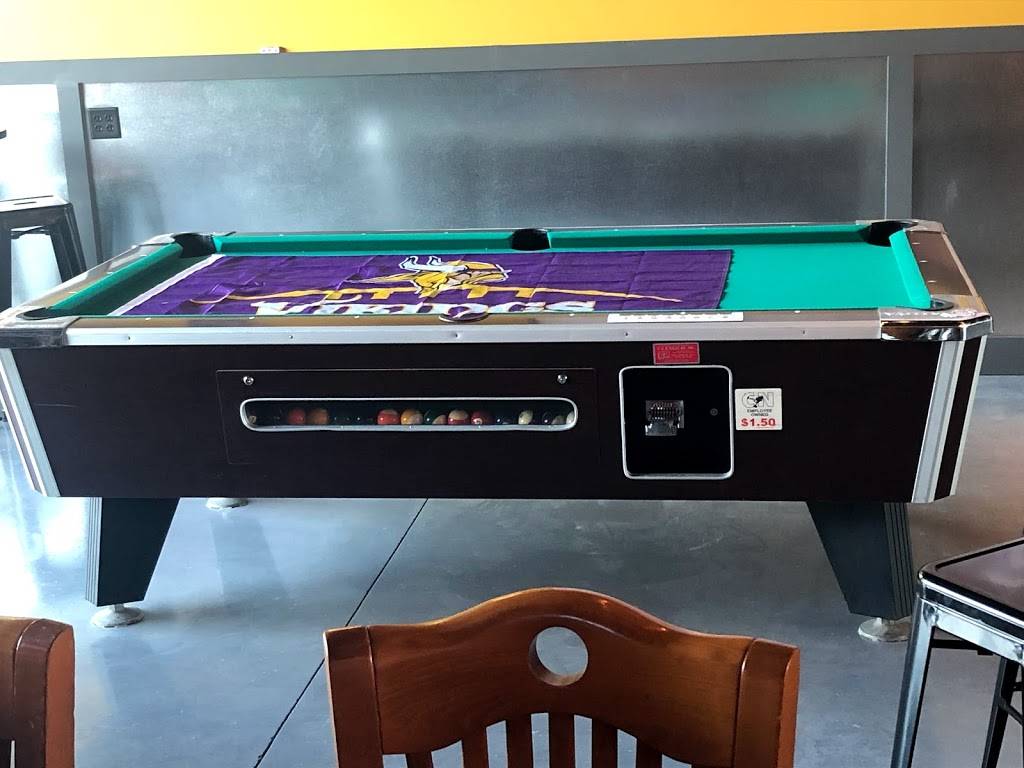 Crow Bar | restaurant | 308 Main St, Courtland, MN 56021, USA | 5073594227 OR +1 507-359-4227