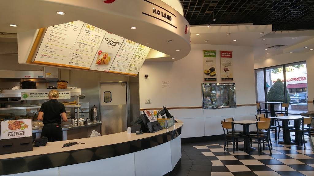 Baja Fresh Mexican Grill | restaurant | 7675 N Blackstone Ave, Fresno, CA 93711, USA | 5594318811 OR +1 559-431-8811