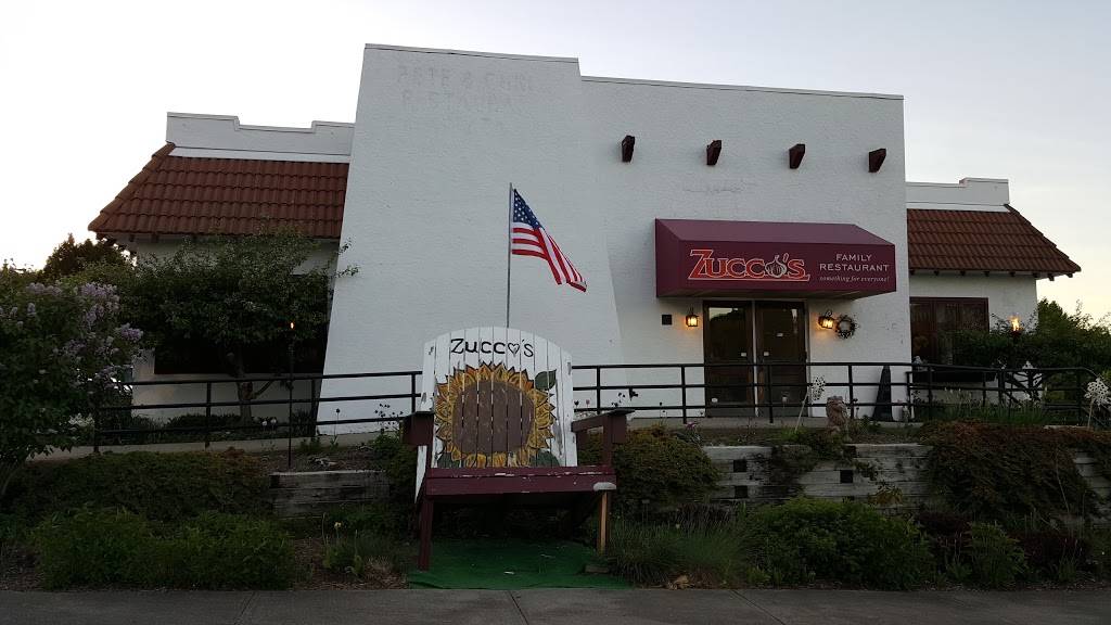 Zuccos Family Restaurant | restaurant | 451 Dalton Ave, Pittsfield, MA 01201, USA | 4134438112 OR +1 413-443-8112