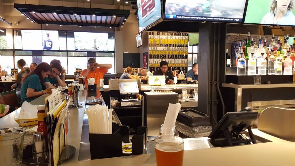 Buffalo Wild Wings | restaurant | 167 US 9 South, Morganville, NJ 07751, USA | 7323346050 OR +1 732-334-6050