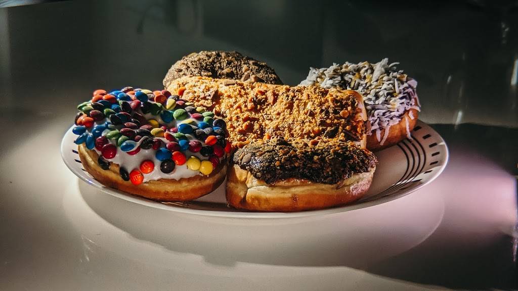 Donut Squad | restaurant | 2264 N Prospect Ave, Milwaukee, WI 53202, USA | 4146280833 OR +1 414-628-0833
