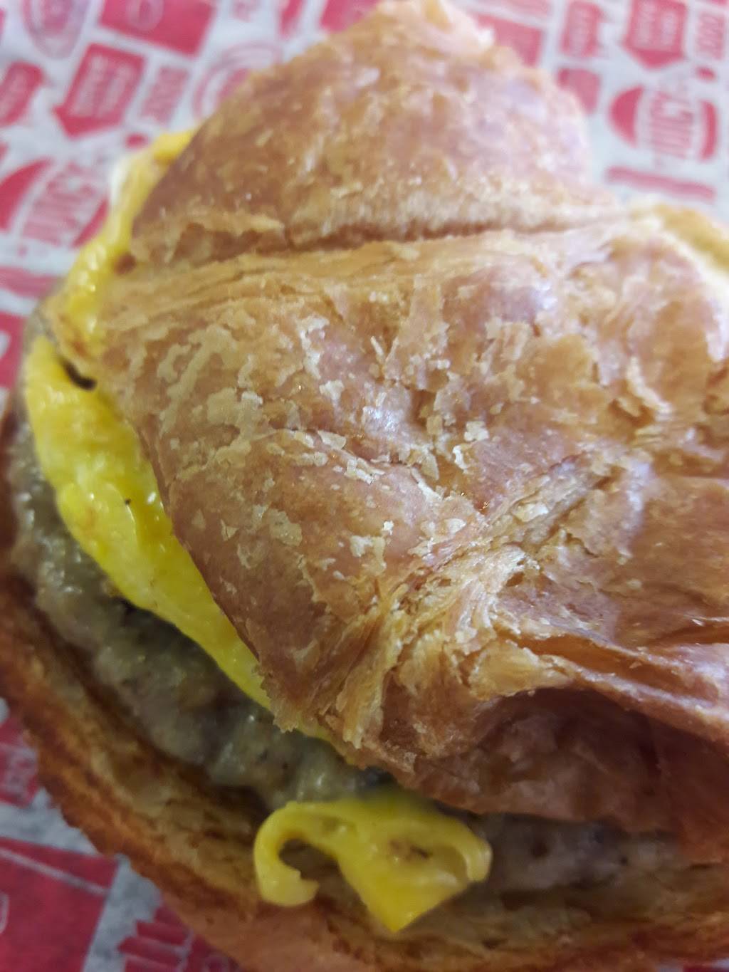 Jack in the Box | restaurant | 2242 S Euclid Ave, Ontario, CA 91762, USA | 9094606216 OR +1 909-460-6216