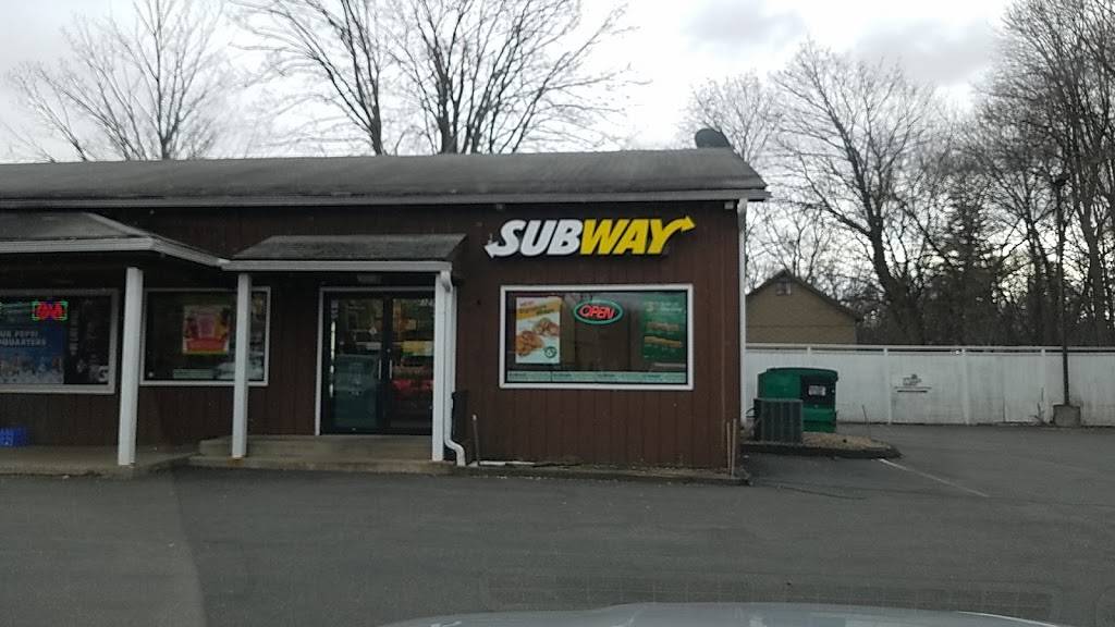 Subway | restaurant | 329 Church St, Yalesville, CT 06492, USA | 2032941357 OR +1 203-294-1357