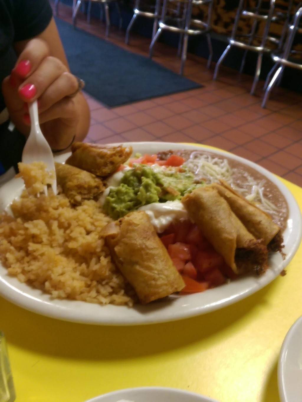 Raymonds Tacos no.3 | restaurant | 3638 W Fullerton Ave, Chicago, IL 60647, USA | 7732788022 OR +1 773-278-8022