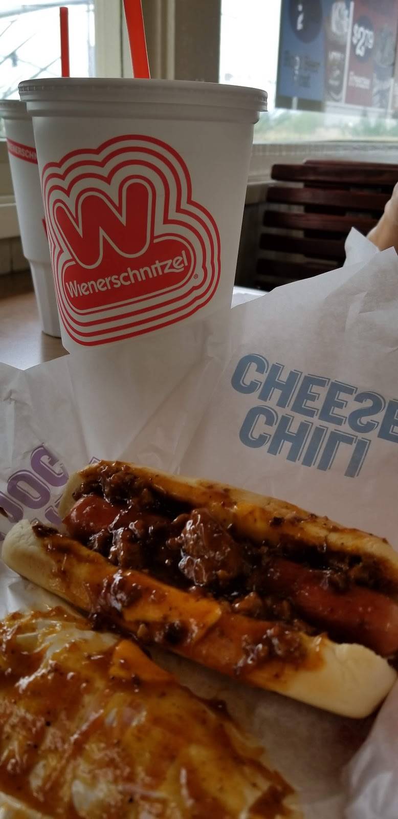 Wienerschnitzel | restaurant | 120 S Clovis Ave, Fresno, CA 93727, USA | 5592519347 OR +1 559-251-9347
