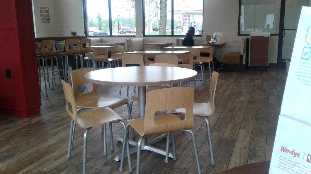 Wendys | restaurant | 193 Outer Loop, Louisville, KY 40214, USA | 5023750100 OR +1 502-375-0100