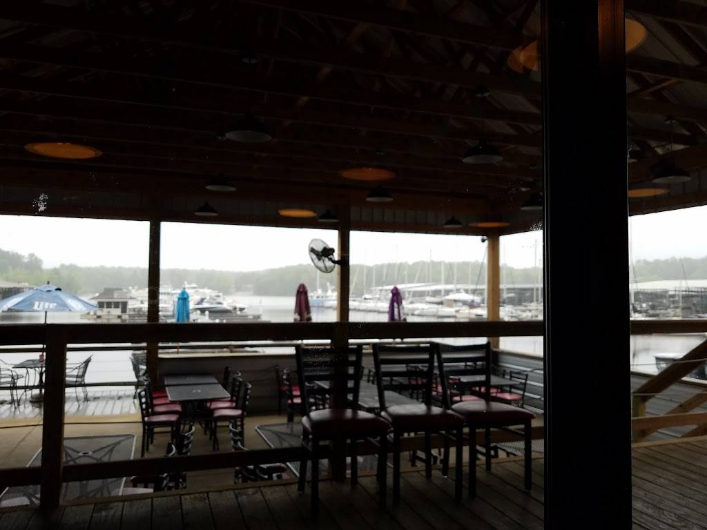 Aqua Yacht Harbor Grille | restaurant | 3832 MS-25, Iuka, MS 38852, USA | 6624235811 OR +1 662-423-5811