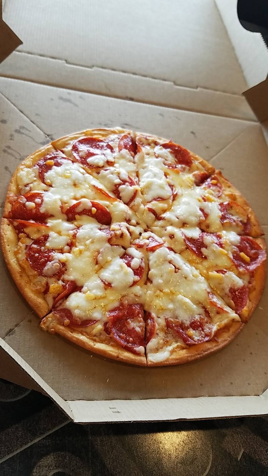 Pizza Hut | meal takeaway | 42 Clarkson Wilson Center, Chesterfield, MO 63017, USA | 6365362626 OR +1 636-536-2626