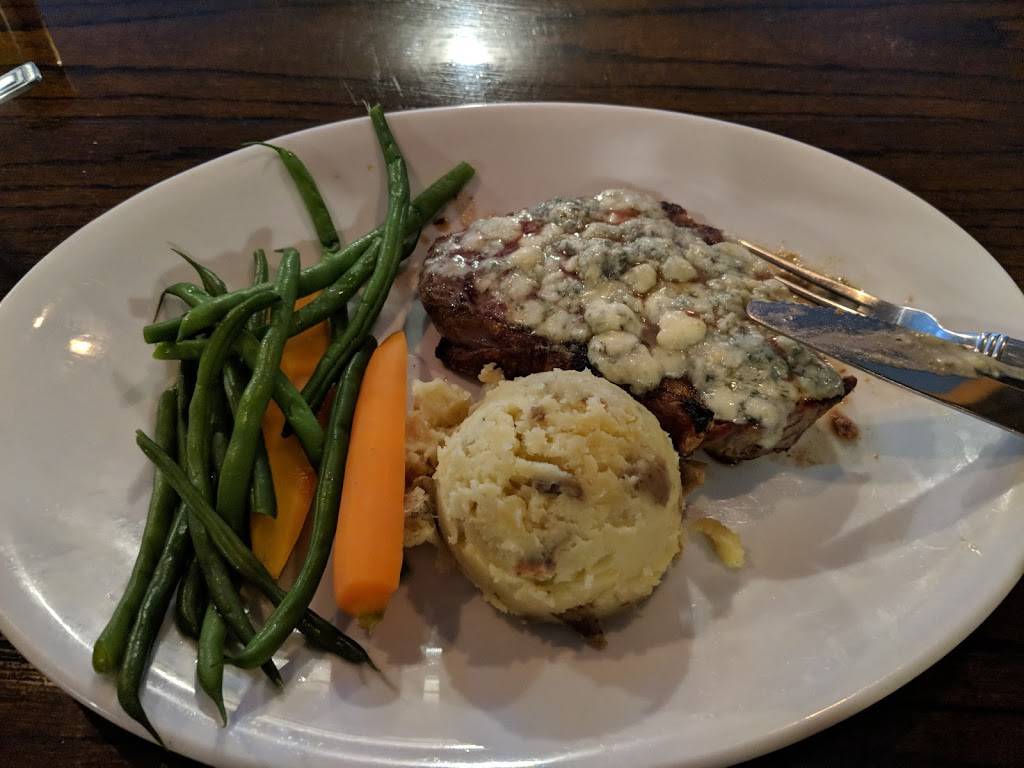 Vernales Restaurant | restaurant | 3018 M-119, Harbor Springs, MI 49740, USA | 2312424777 OR +1 231-242-4777