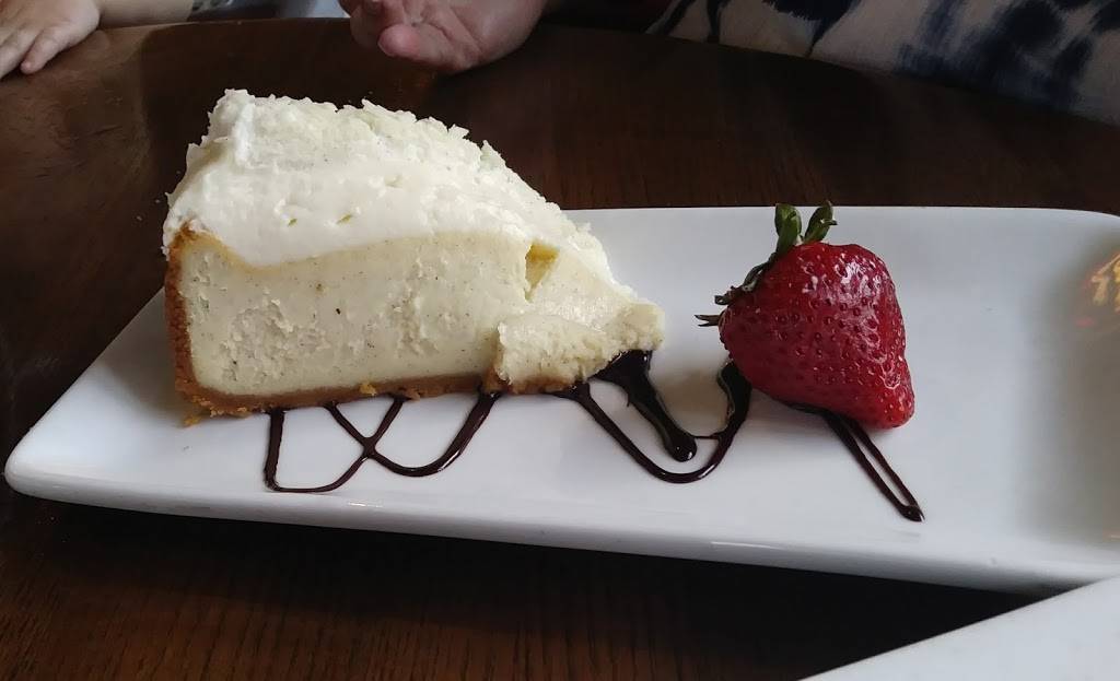 TGI Fridays | restaurant | 625 N Alafaya Trail, Orlando, FL 32828, USA | 4076582750 OR +1 407-658-2750