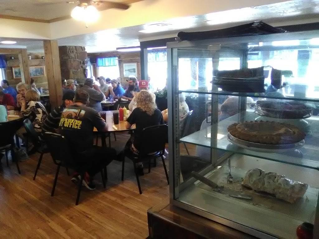 Carols Lakeview Restaurant | restaurant | 200 Iroquois Dr, Cherokee Village, AR 72529, USA | 8702573595 OR +1 870-257-3595