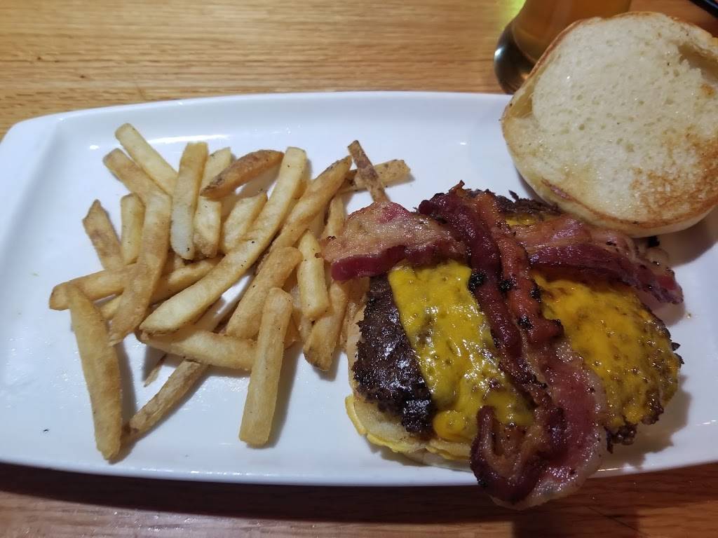 Applebees Grill + Bar | restaurant | 4710 E Towne Blvd, Madison, WI 53704, USA | 6082441470 OR +1 608-244-1470