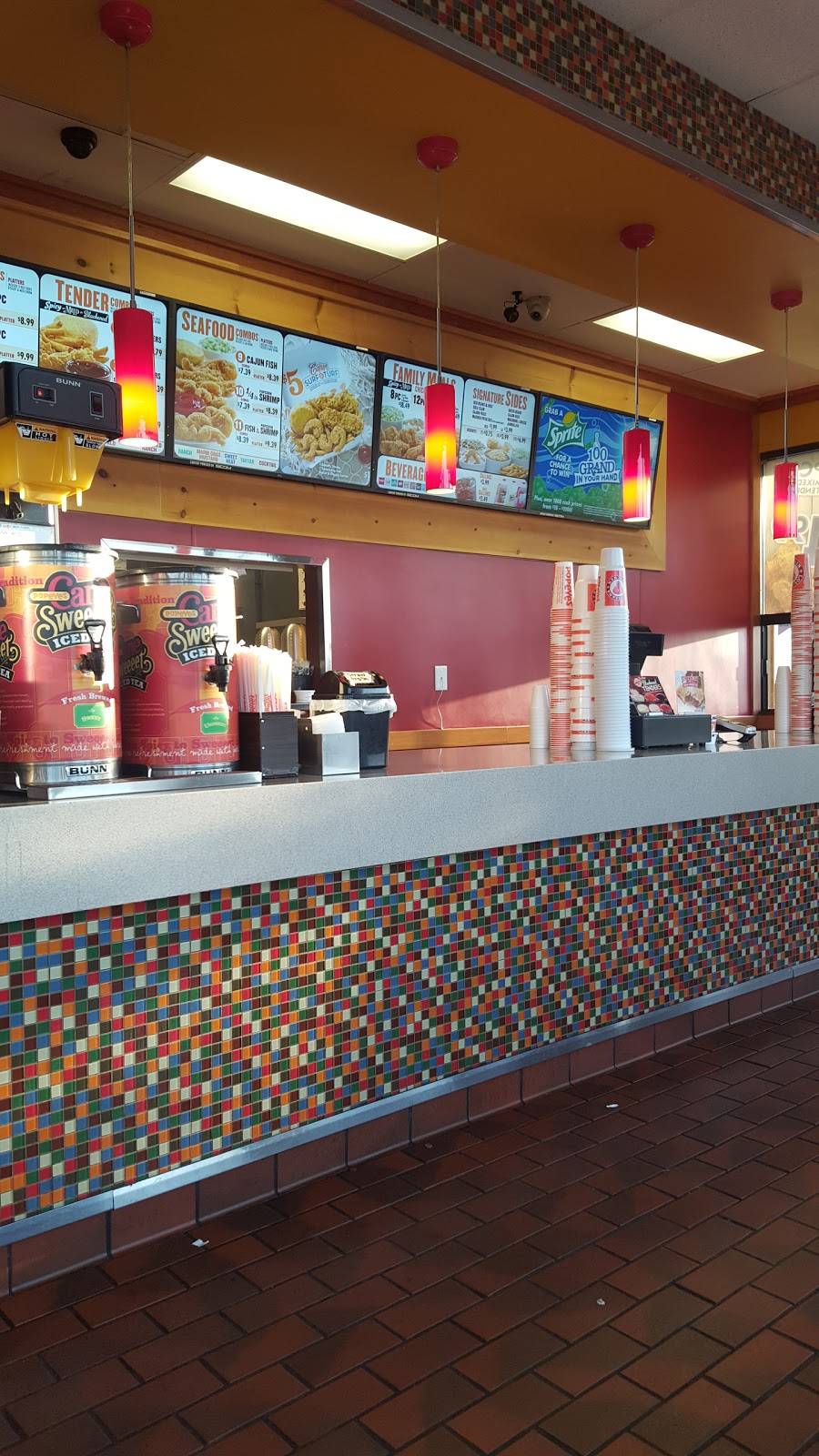 Popeyes Louisiana Kitchen | restaurant | 1700 W Willow St, Long Beach, CA 90810, USA | 5624247137 OR +1 562-424-7137