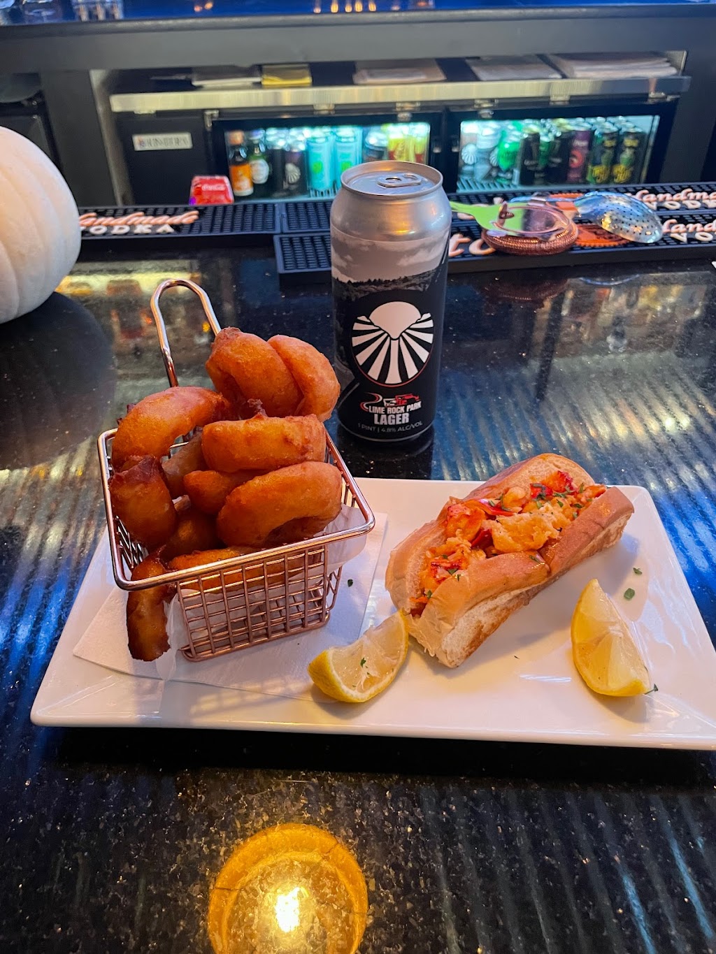 Industry Kitchen & Bar | restaurant | 14 Railroad St, North Canaan, CT 06018, USA | 8604534317 OR +1 860-453-4317