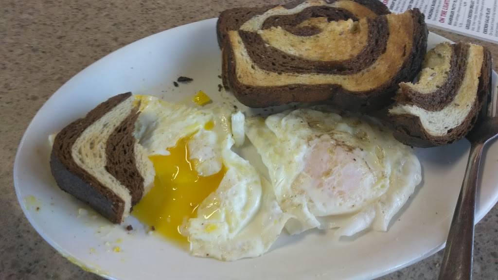 Suzis Village Inn | restaurant | 340 N 3rd Ave, Fruitport, MI 49415, USA | 2318653131 OR +1 231-865-3131