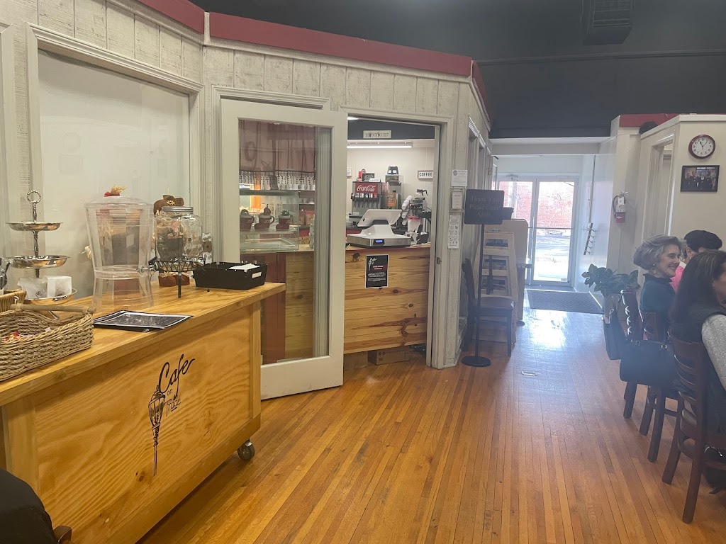 Cafe On Trade | restaurant | 224 Trade St, Greer, SC 29651, USA | 8644696884 OR +1 864-469-6884