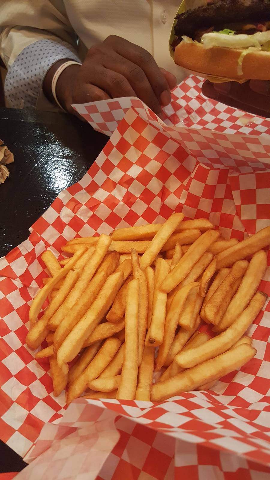 Country Burger House | restaurant | 540 Clay Mathis Rd, Mesquite, TX 75181, USA | 4698720056 OR +1 469-872-0056