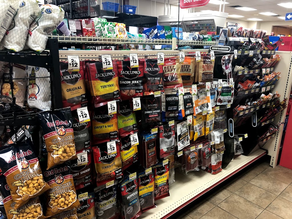 Holiday Stationstores | cafe | 410 10th Ave SE, Milaca, MN 56353, USA | 3209836771 OR +1 320-983-6771