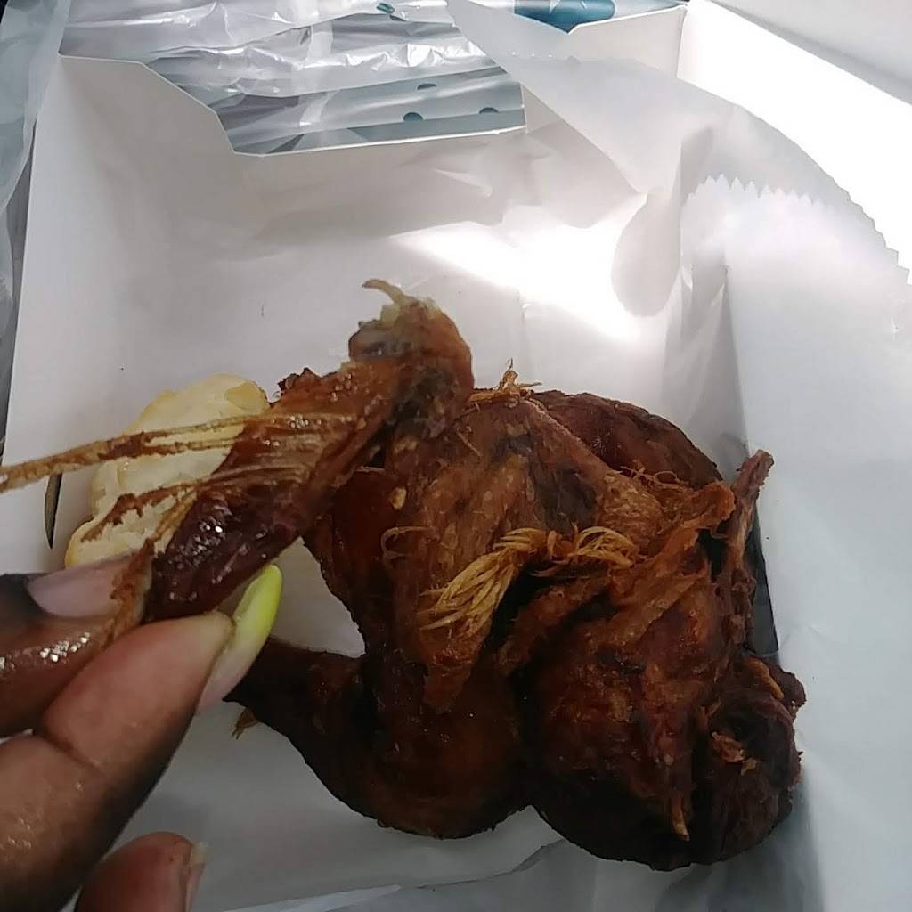 Churchs Chicken | restaurant | 2928 Seven Mile E, Detroit, MI 48234, USA | 3138938141 OR +1 313-893-8141