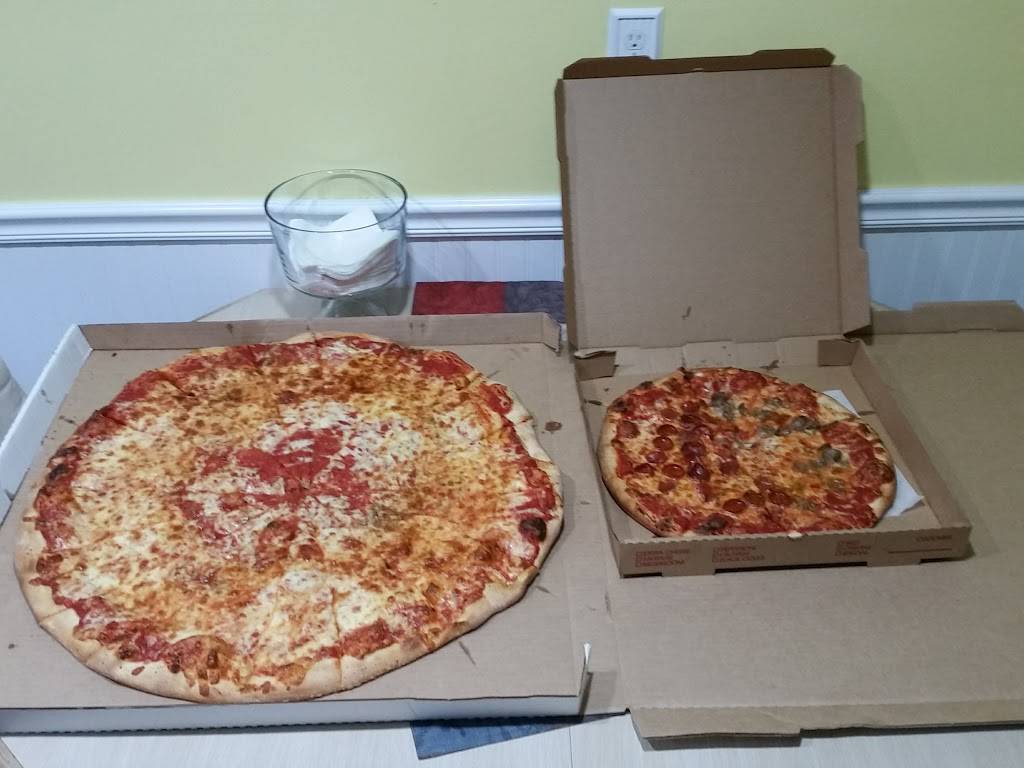 Vesuvios Pizza | restaurant | 881 103rd Ave N #7, Naples, FL 34108, USA | 2395941966 OR +1 239-594-1966