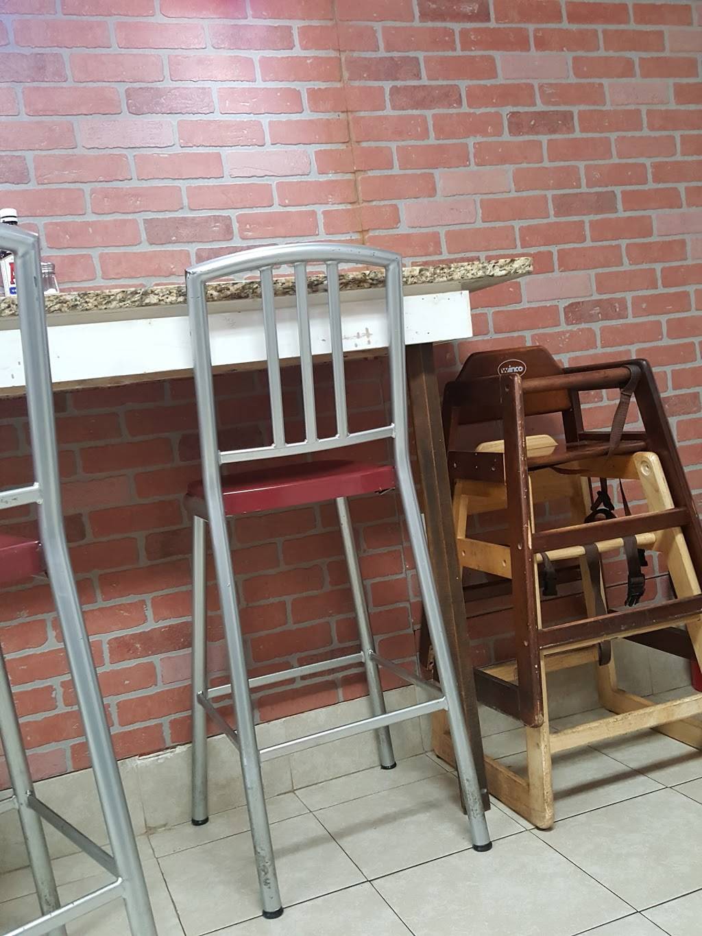 Pollo Tipico | restaurant | 9452 Lanham Severn Rd, Lanham, MD 20706, USA | 3015771527 OR +1 301-577-1527