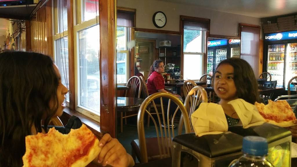 Johnnys Pizzeria & Restaurant | restaurant | 455 NY-17K, Rock Tavern, NY 12575, USA | 8455679700 OR +1 845-567-9700