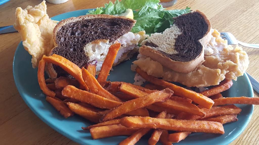 Captains Cove | restaurant | 1134 N 27th Rd, Ottawa, IL 61350, USA | 8154340881 OR +1 815-434-0881