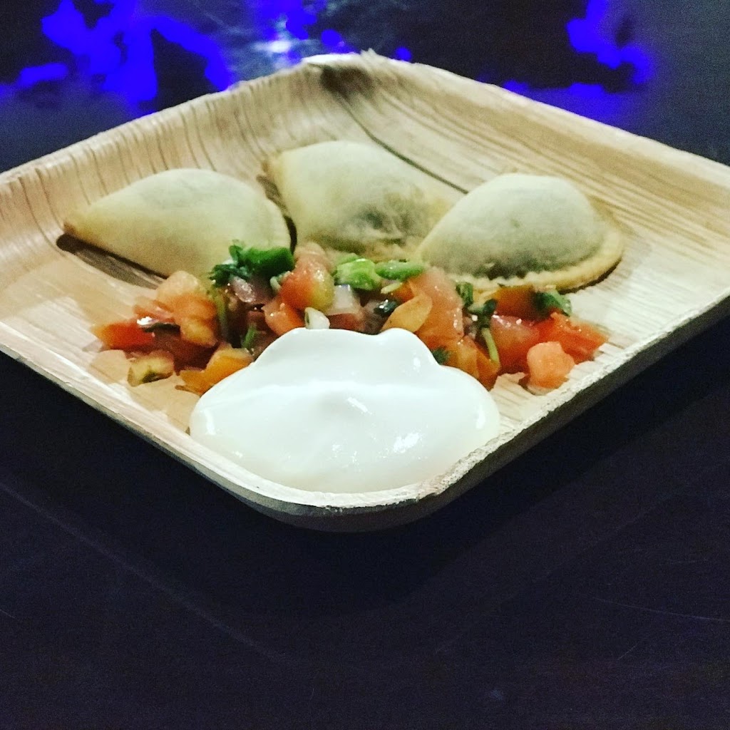 World Glass Bar | restaurant | 930 Hatch St, Cincinnati, OH 45202, USA | 5138734148 OR +1 513-873-4148