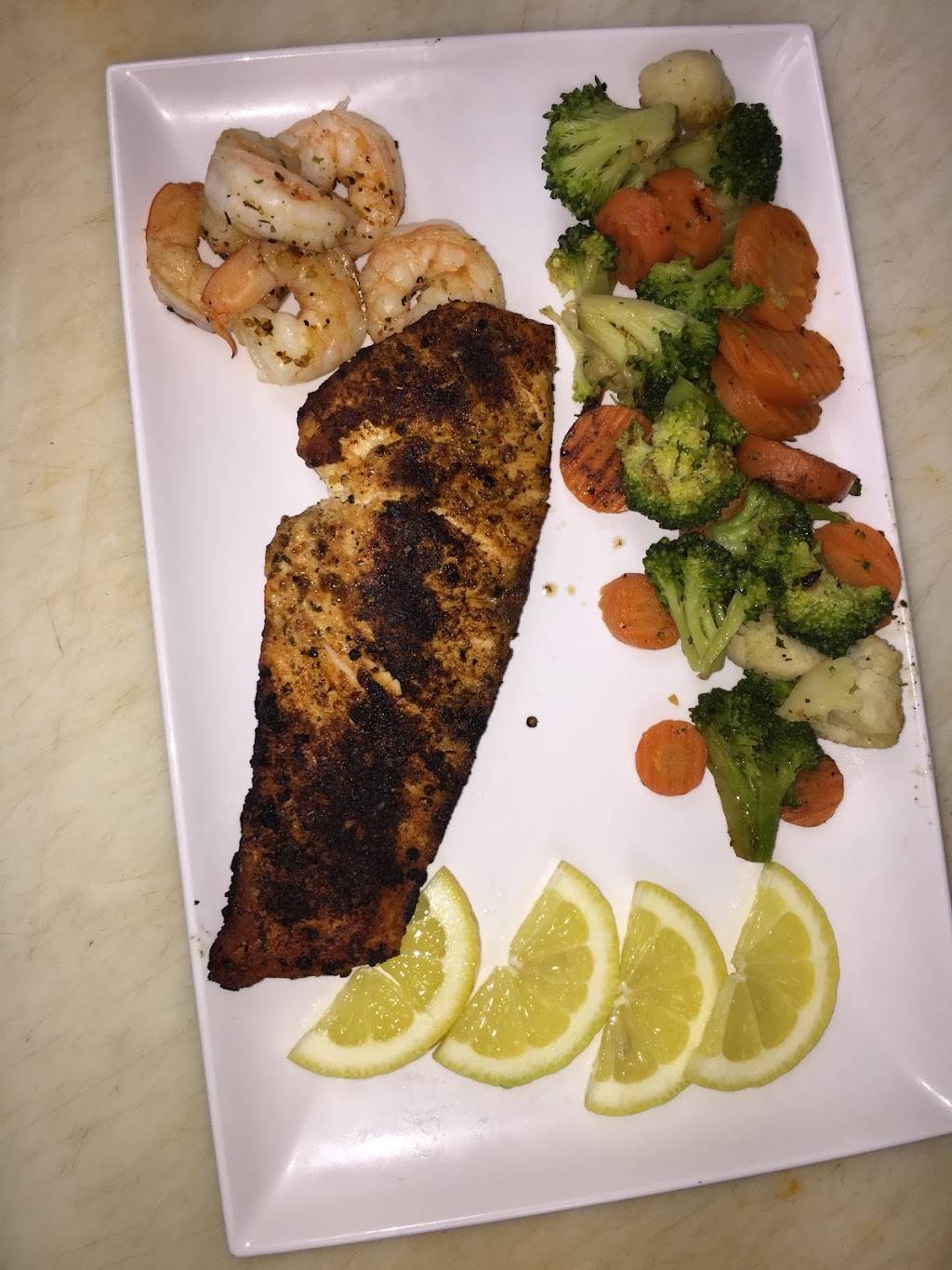 Ford Rd. Patio Bar & Grill | restaurant | 18490 Ford Rd, Detroit, MI 48228, USA | 3134064351 OR +1 313-406-4351