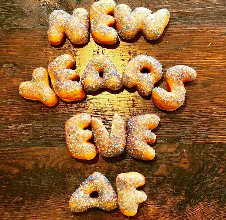 Hi-Five Doughnuts | restaurant | 1011 E Main St, Louisville, KY 40206, USA | 5024095584 OR +1 502-409-5584