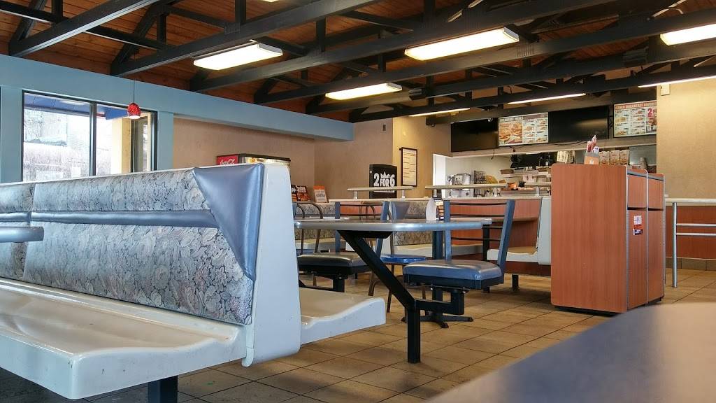 Burger King | restaurant | 2862 N Doctor M.L.K. Jr Dr, Milwaukee, WI 53212, USA | 4143721644 OR +1 414-372-1644