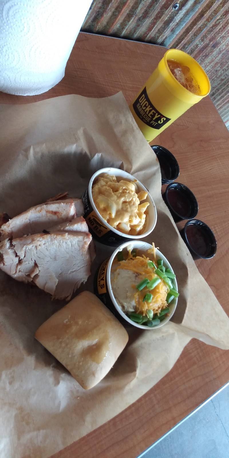 Dickeys Barbecue Pit | restaurant | 2540 Granite Ln, Lebanon, MO 65536, USA | 4175324227 OR +1 417-532-4227