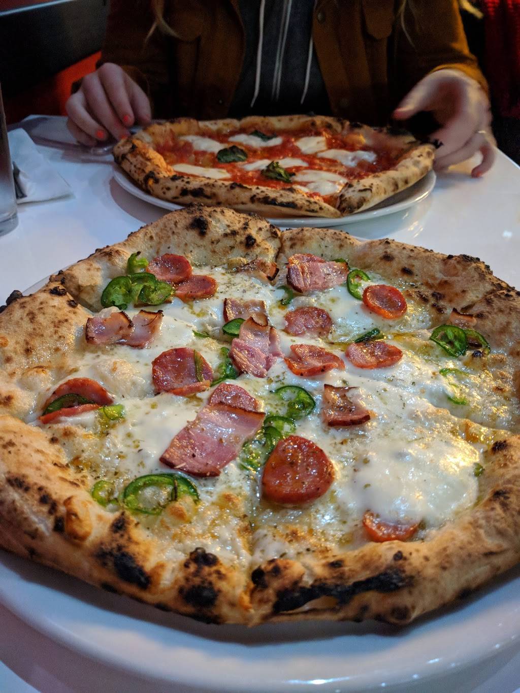 In Forno Pizza | restaurant | 35840 Chester Rd, Avon, OH 44011, USA | 2163949784 OR +1 216-394-9784