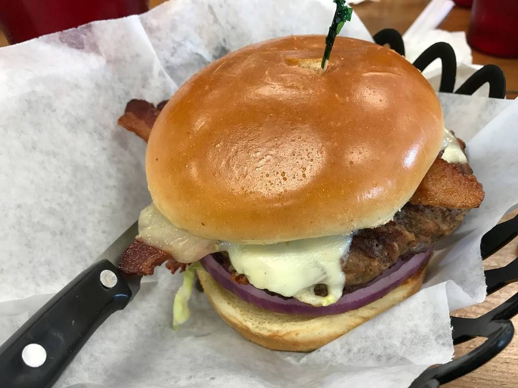 Graves Drug | restaurant | 212 S Summit St, Arkansas City, KS 67005, USA | 6204422300 OR +1 620-442-2300