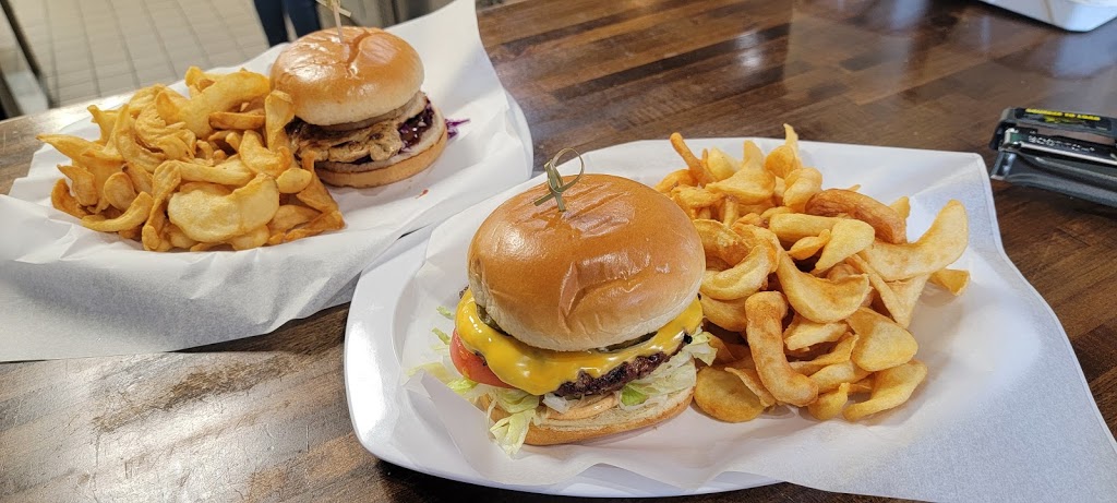 Flight Burger | restaurant | 650 W Carmel Dr, Carmel, IN 46032, USA | 3176692256 OR +1 317-669-2256