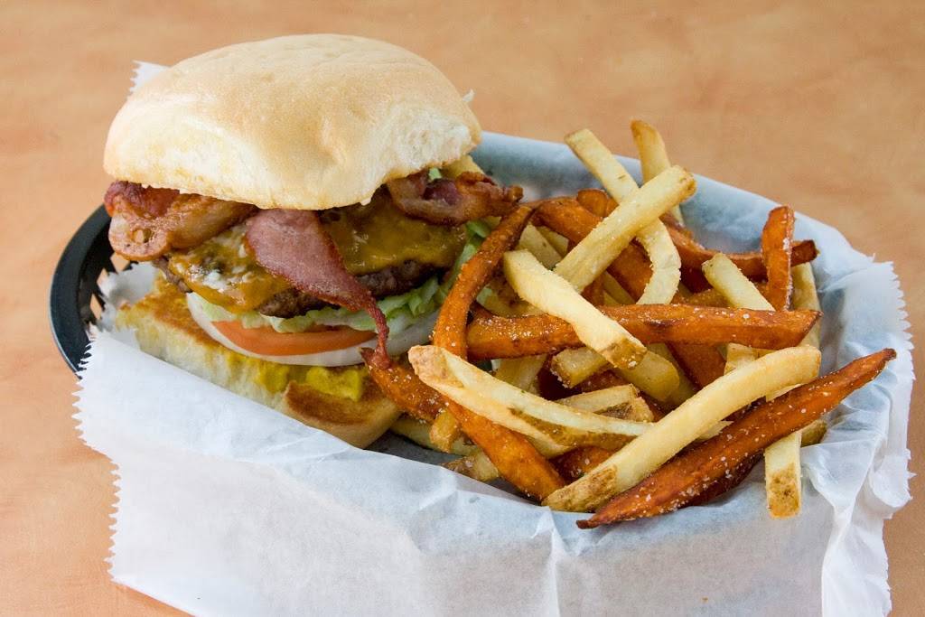 Phils Icehouse | restaurant | 13265 US-183, Austin, TX 78750, USA | 5122578750 OR +1 512-257-8750