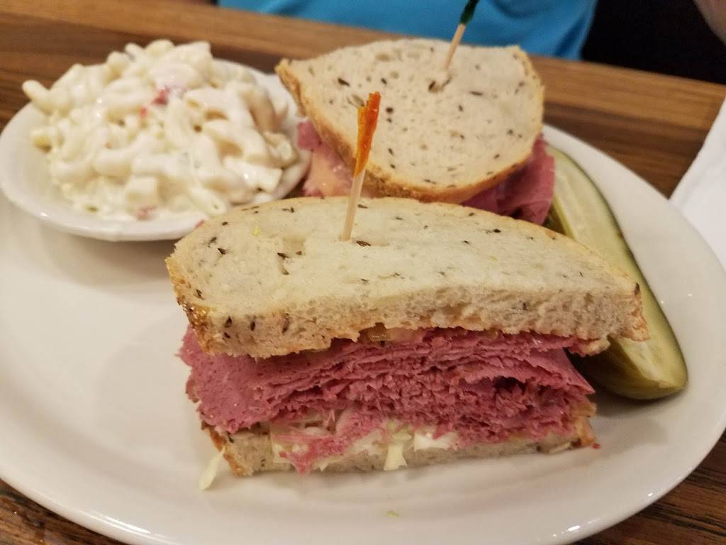 Greenblatts Deli & Fine Wines | meal takeaway | 8017 Sunset Blvd, Los Angeles, CA 90046, USA | 3236560606 OR +1 323-656-0606