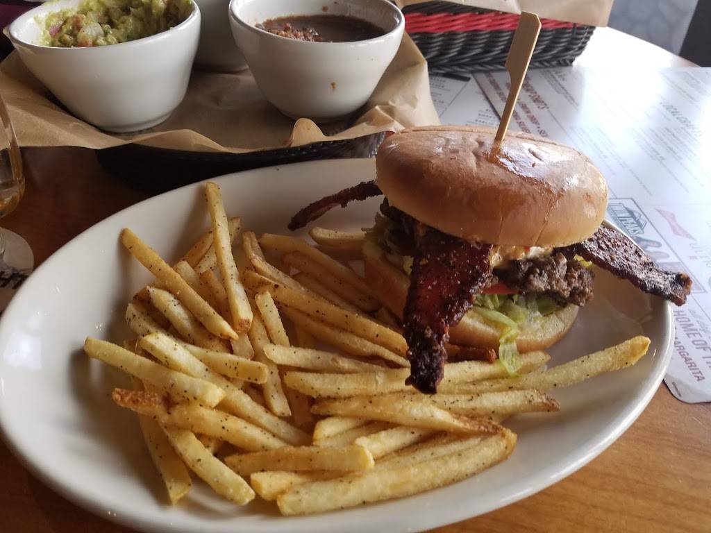 Twin Peaks Kennesaw | restaurant | 2475 George Busbee Pkwy NW, Kennesaw, GA 30144, USA | 6783481605 OR +1 678-348-1605