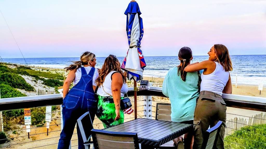 Nicks On The Beach | restaurant | 148 S Emerson Ave, Montauk, NY 11954, USA | 6316478000 OR +1 631-647-8000