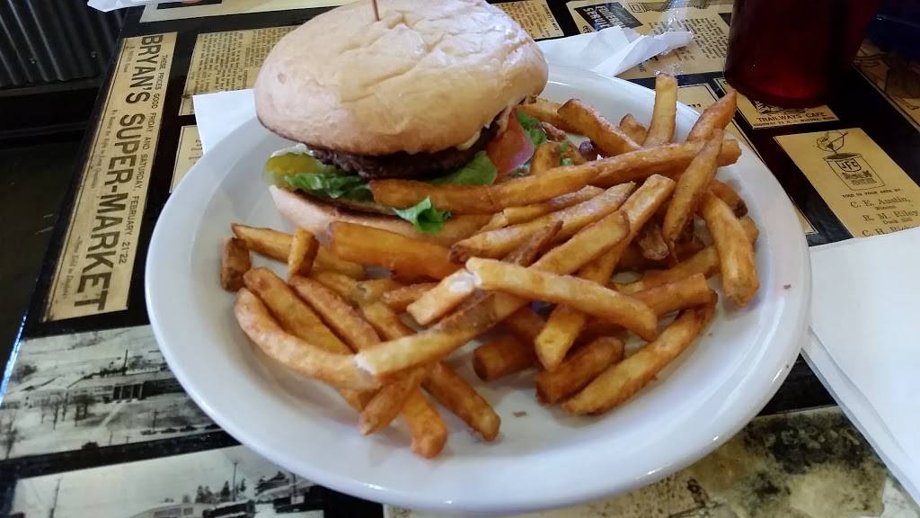 Tracks | restaurant | 100 N Front St, Winona, MS 38967, USA | 6622833505 OR +1 662-283-3505