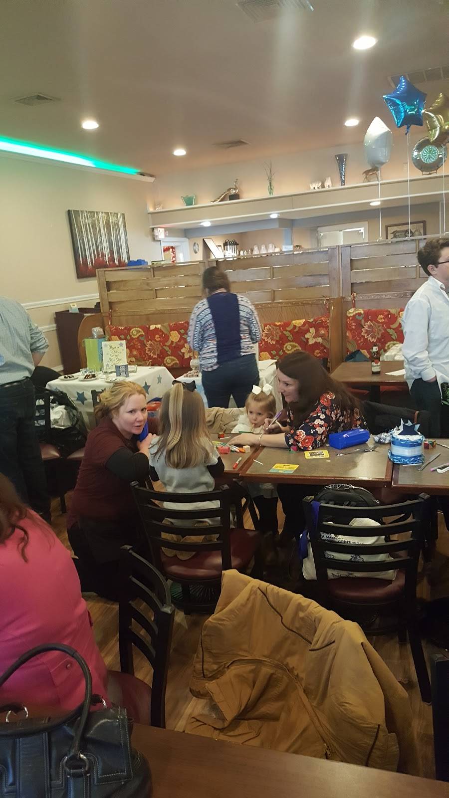 Frickers Neighborhood Grill | restaurant | 250 Dubuque St, Manchester, NH 03102, USA | 6032065749 OR +1 603-206-5749